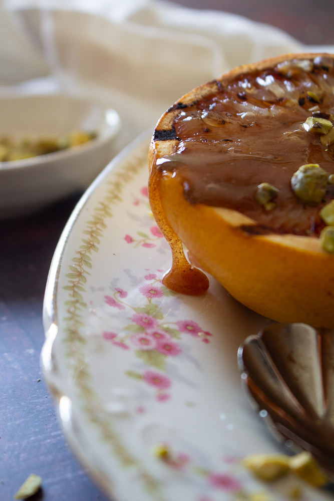 grapefruit with honey and pistachios